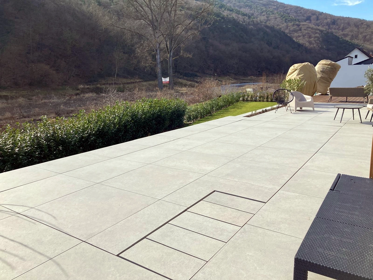 Magic Floor Hubboden Pool geschlossen Magic Floor Hubboden Pool geschlossen